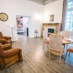 Apartament Spacieux & Confortable Au Coeur Du Centre-ville-aq Carcassonne