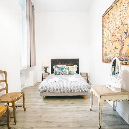 Spacieux & Confortable Au Coeur Du Centre-ville-aq *