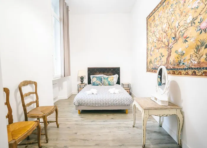 Spacieux & Confortable Au Coeur Du Centre-ville-aq *