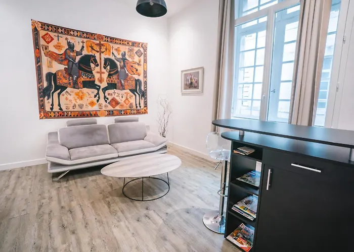 Spacieux & Confortable Au Coeur Du Centre-ville-aq Apartment *